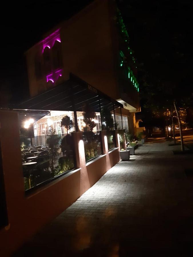Hotel Golden 爱尔巴桑 外观 照片