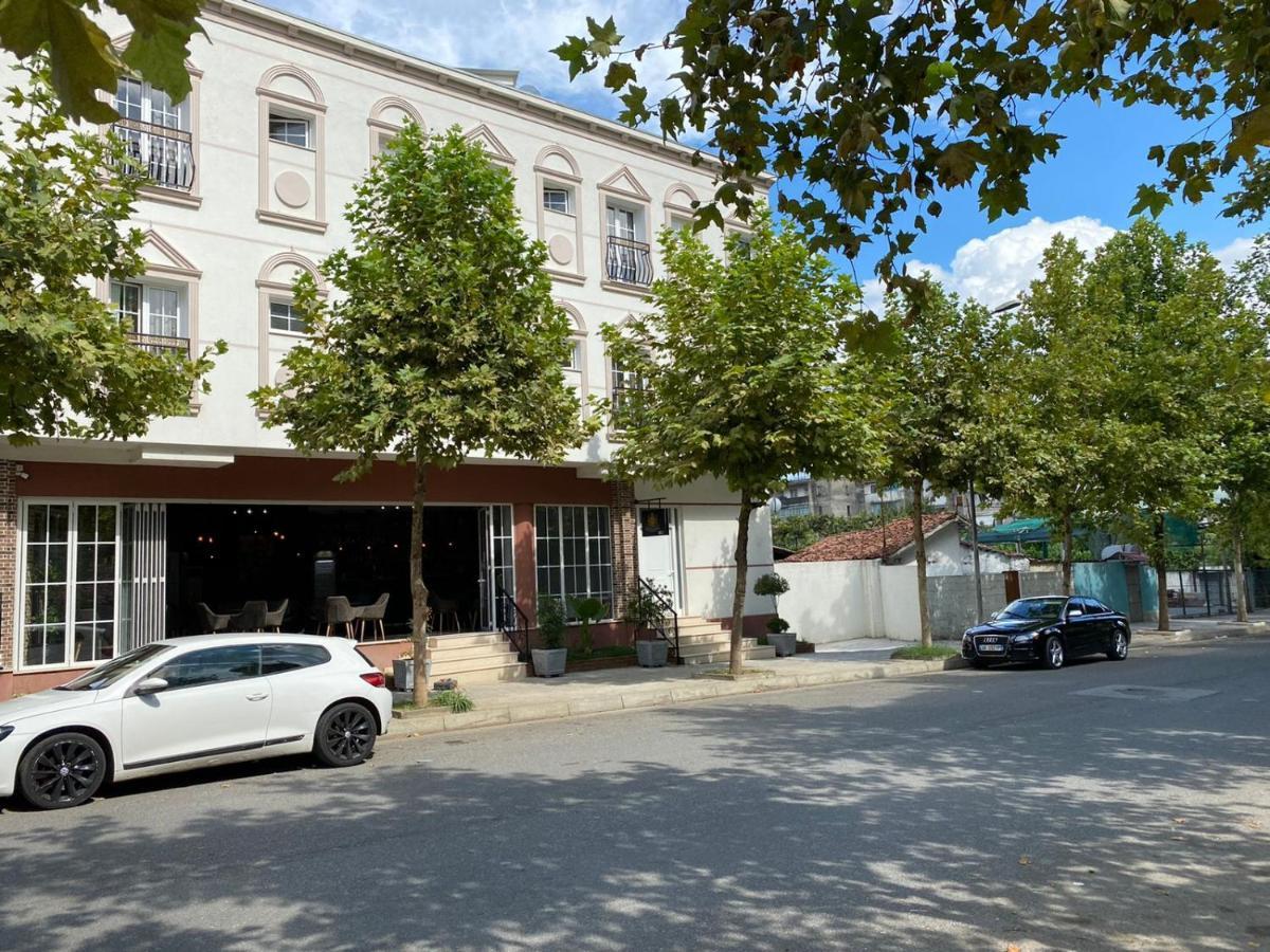 Hotel Golden 爱尔巴桑 外观 照片